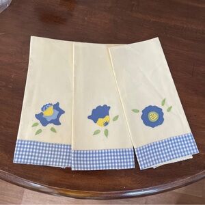 Vintage style Floral Appliqué Embroidered Napkins 13.5”x 22”